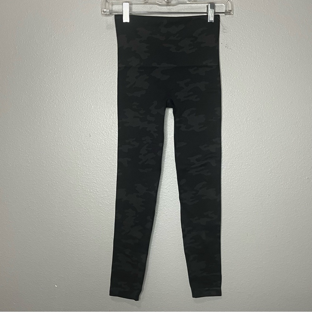 Spanx Ecocare Seamless Legging Women Small Black Camo Compression Shapewear NWOT